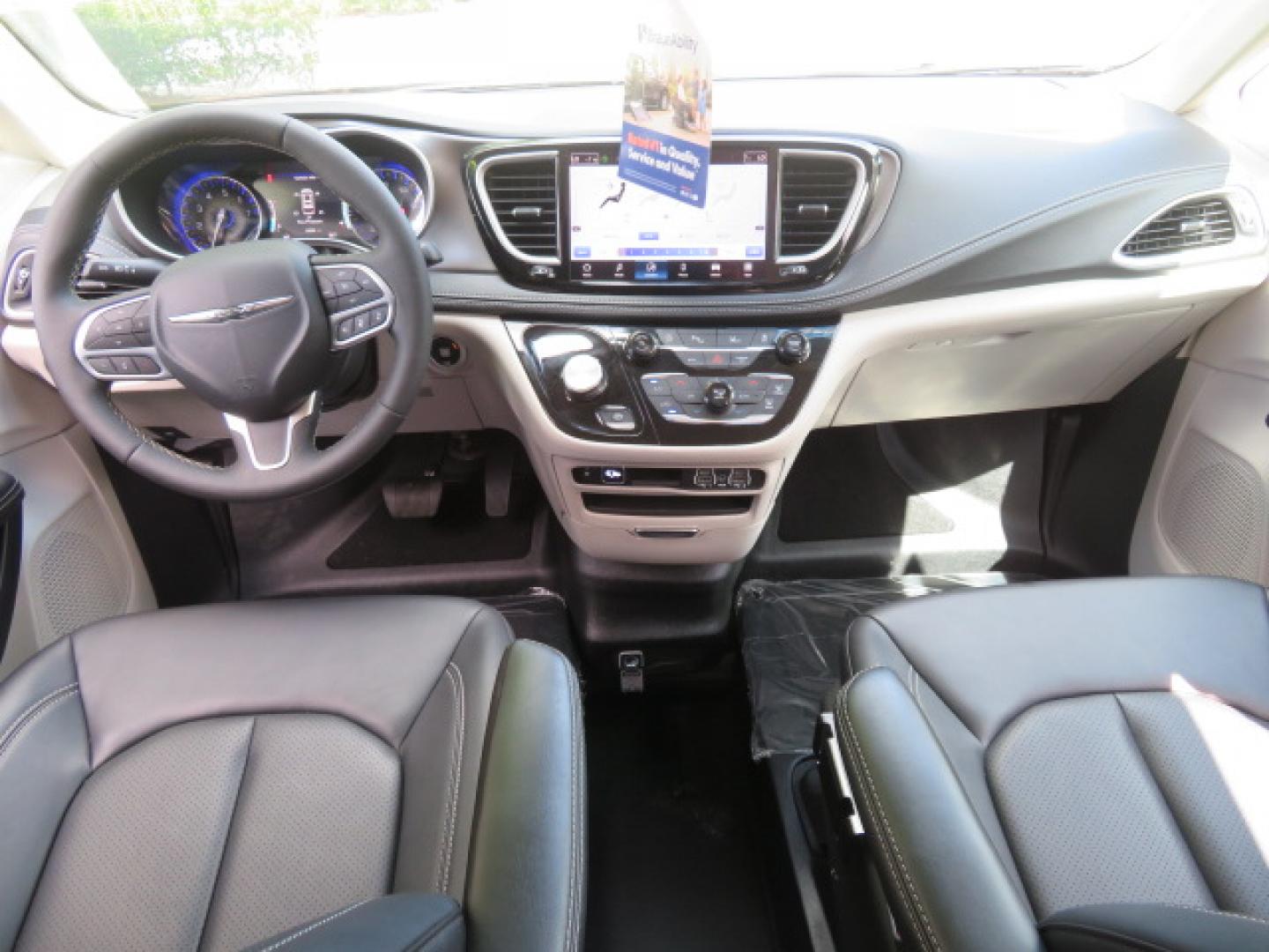 2024 Chrysler Pacifica Touring L - Photo 45