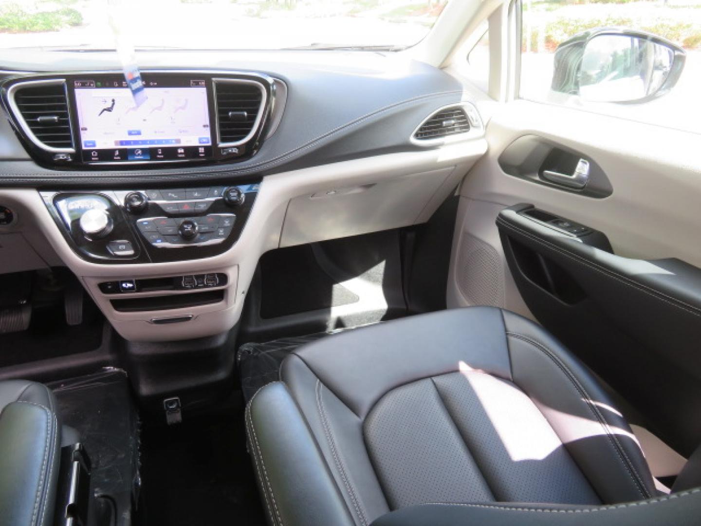 2024 Chrysler Pacifica Touring L - Photo 46