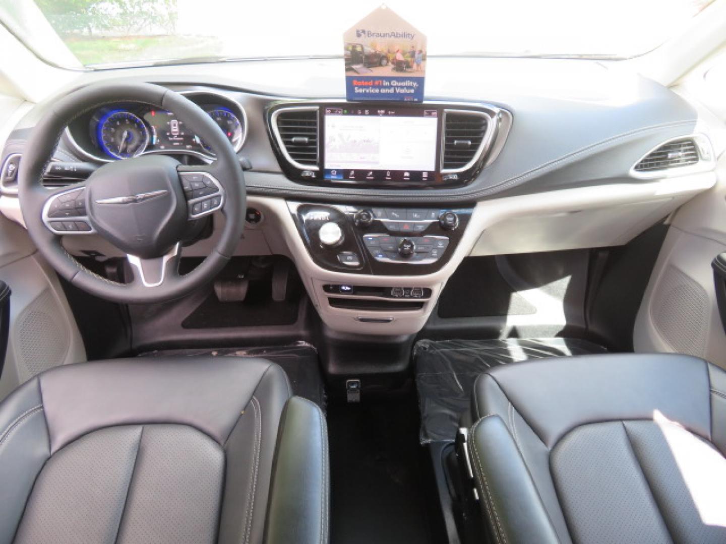2024 Chrysler Pacifica Touring L - Photo 48