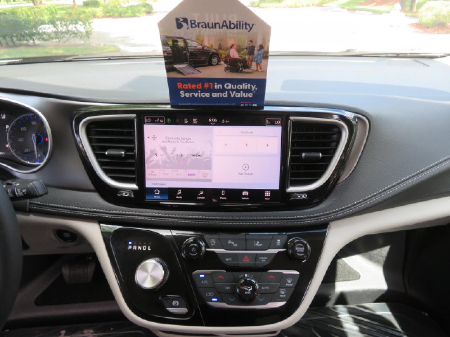 2024 Chrysler Pacifica Touring L - Photo 49