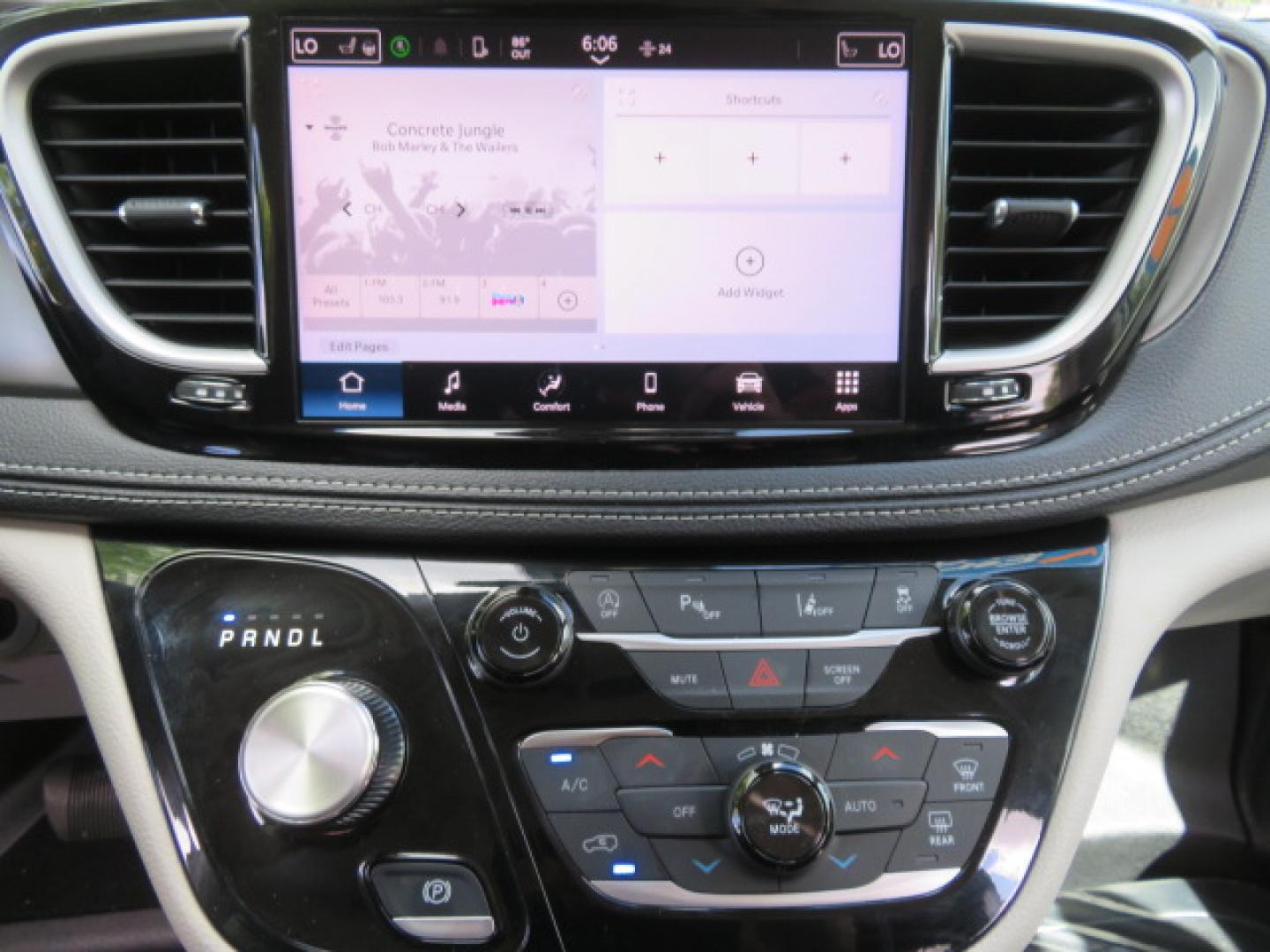 2024 Chrysler Pacifica Touring L - Photo 50