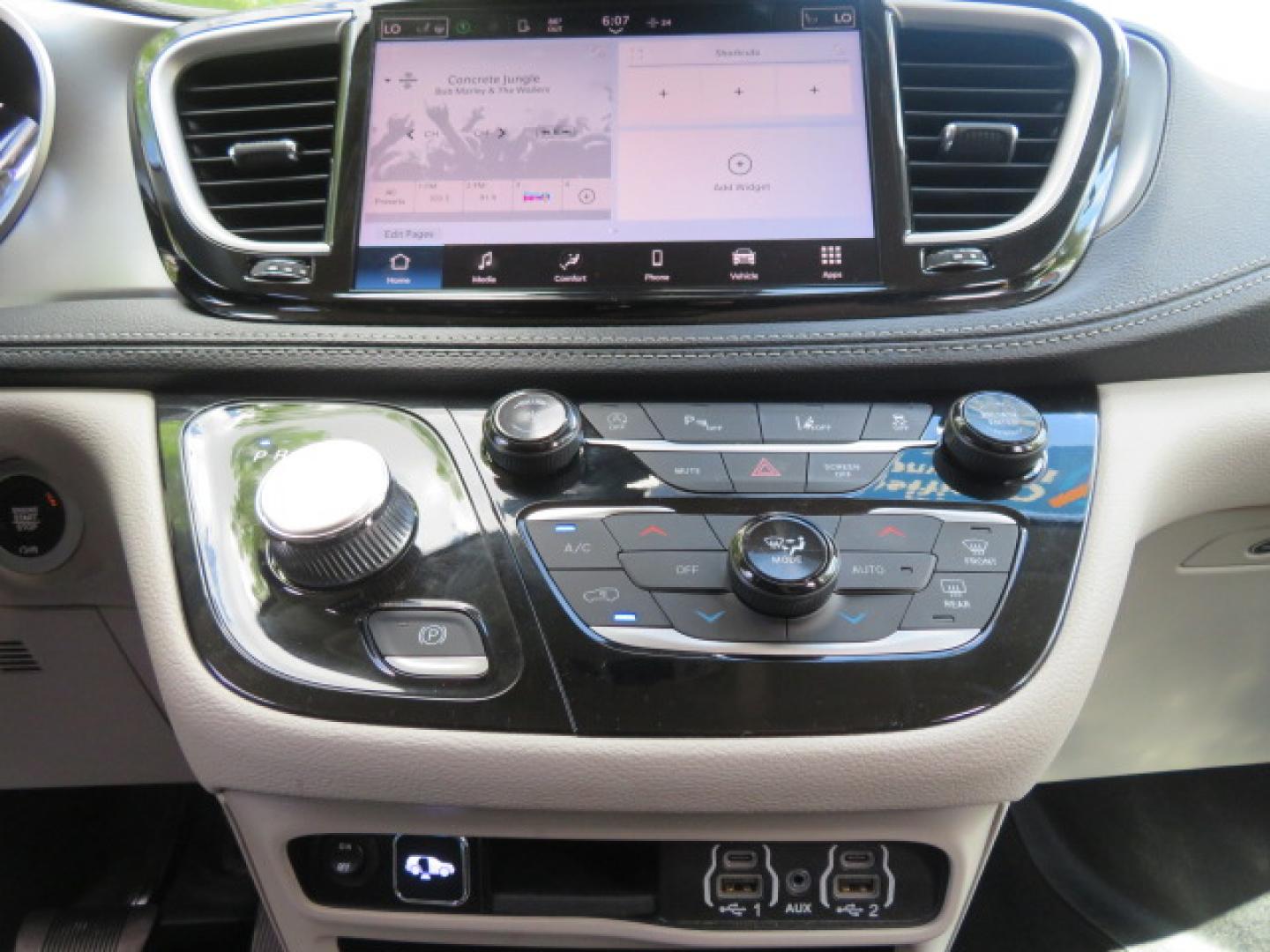 2024 Chrysler Pacifica Touring L - Photo 51