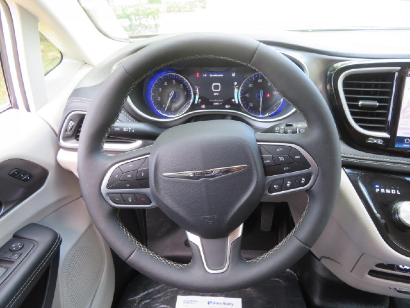 2024 Chrysler Pacifica Touring L - Photo 54