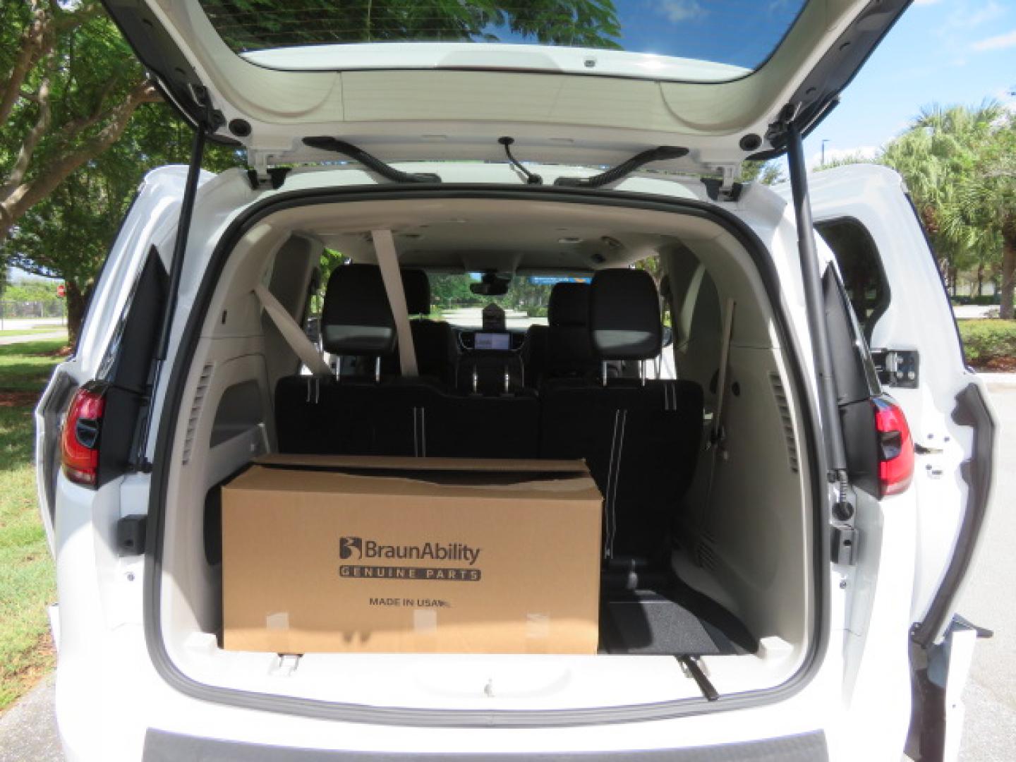 2024 Chrysler Pacifica Touring L - Photo 59