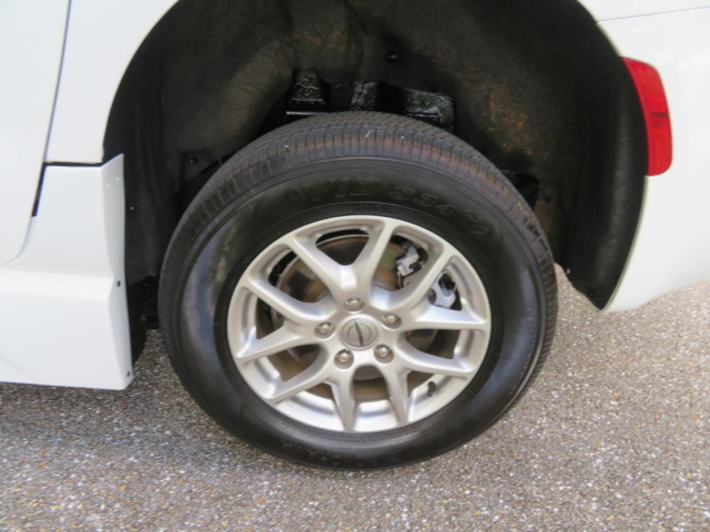 2024 Chrysler Pacifica Touring L - Photo 73