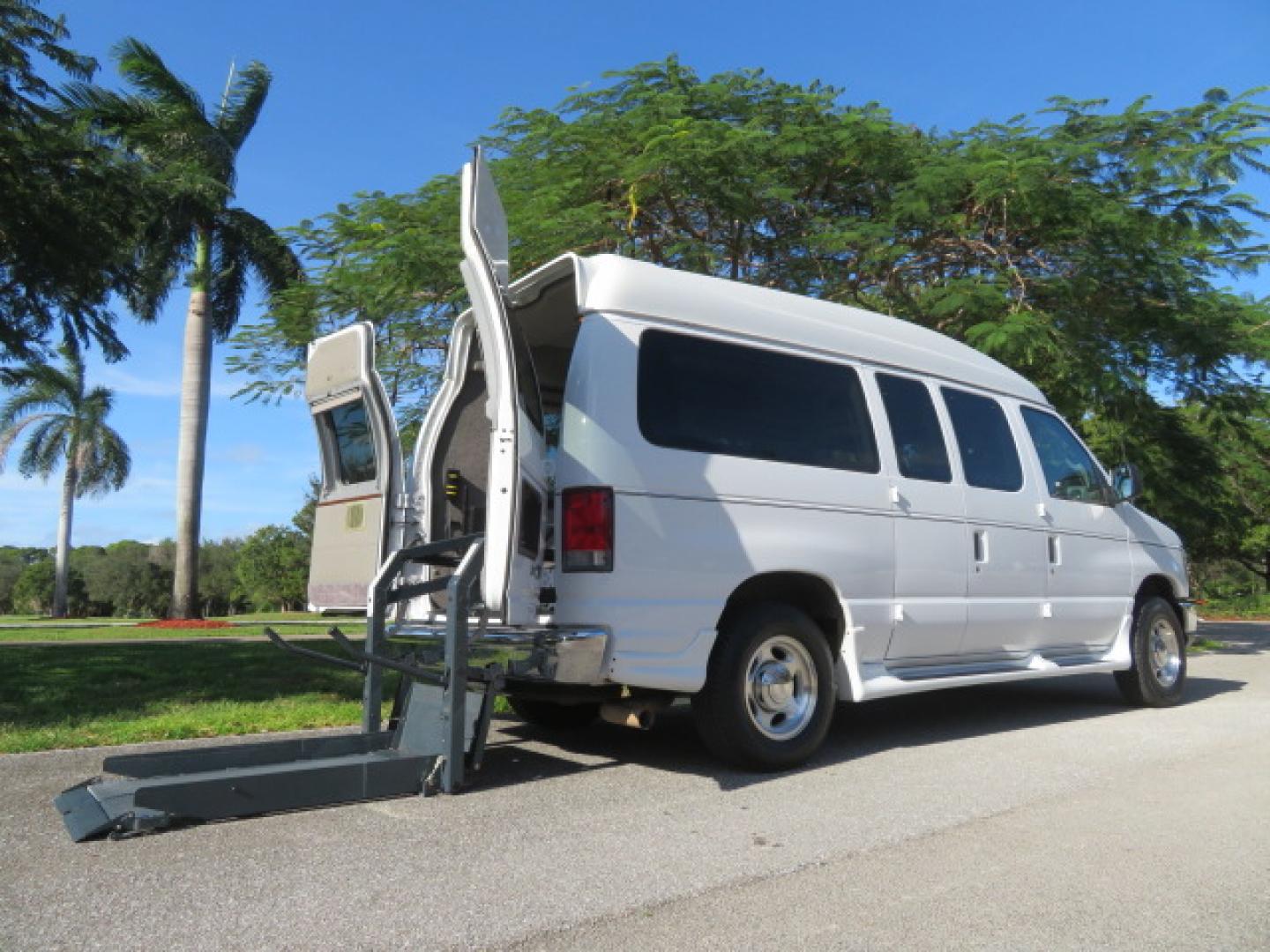 2013 Ford E-Series Econoline Van Commercial