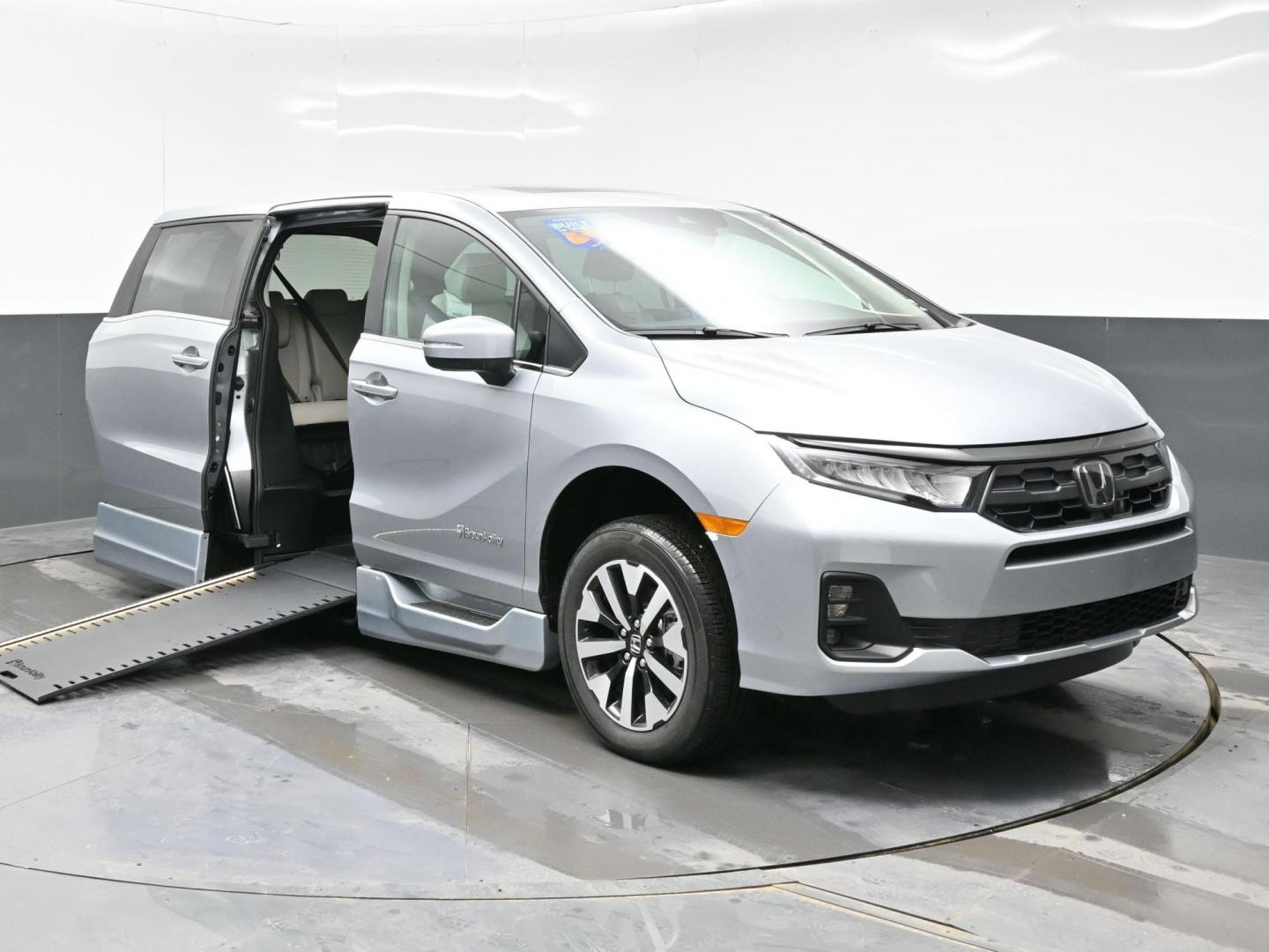 2026 Honda Odyssey EX-L's photo